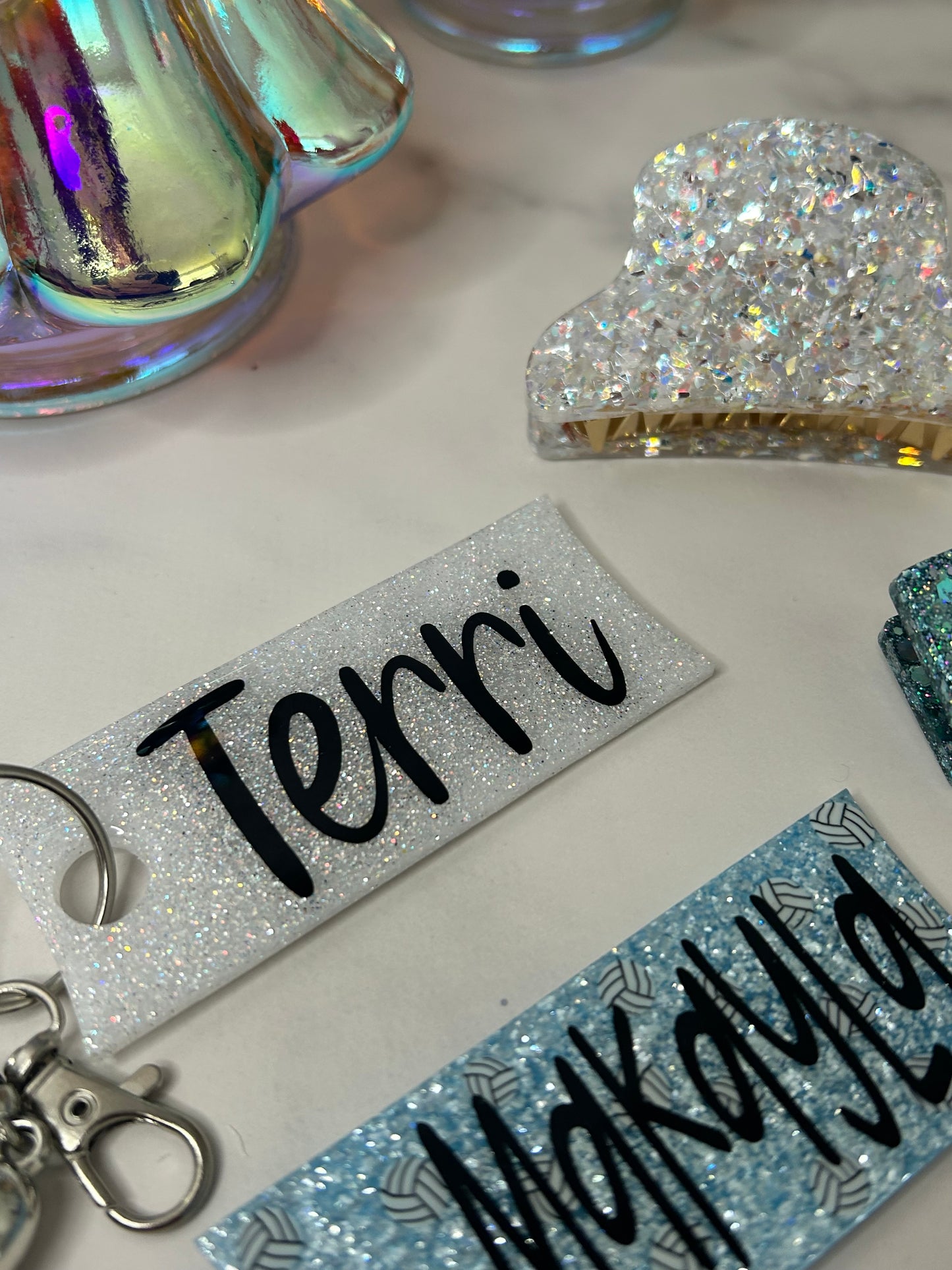 Claw clip/bag tag
